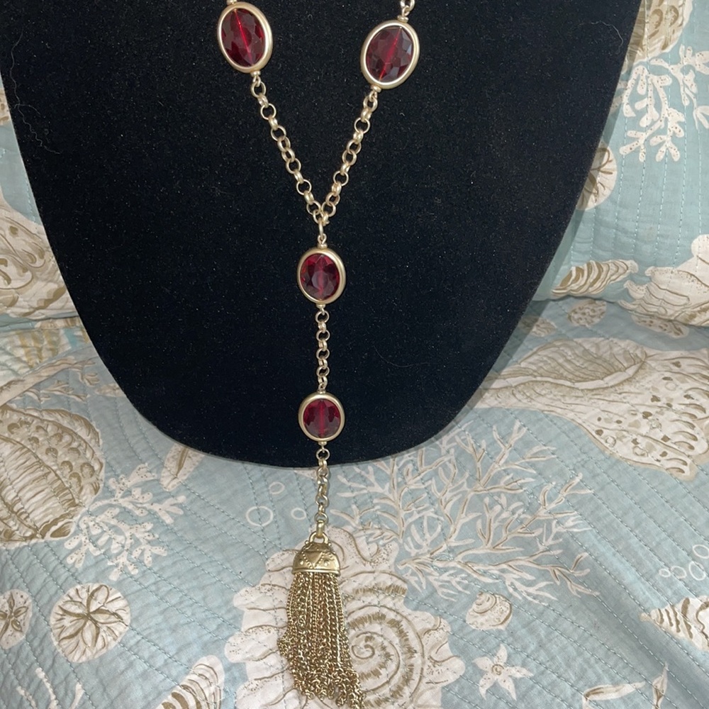 Chicos red faceted cabochons with heavy round flat linked gold chain and tassel - Picture 10 of 15